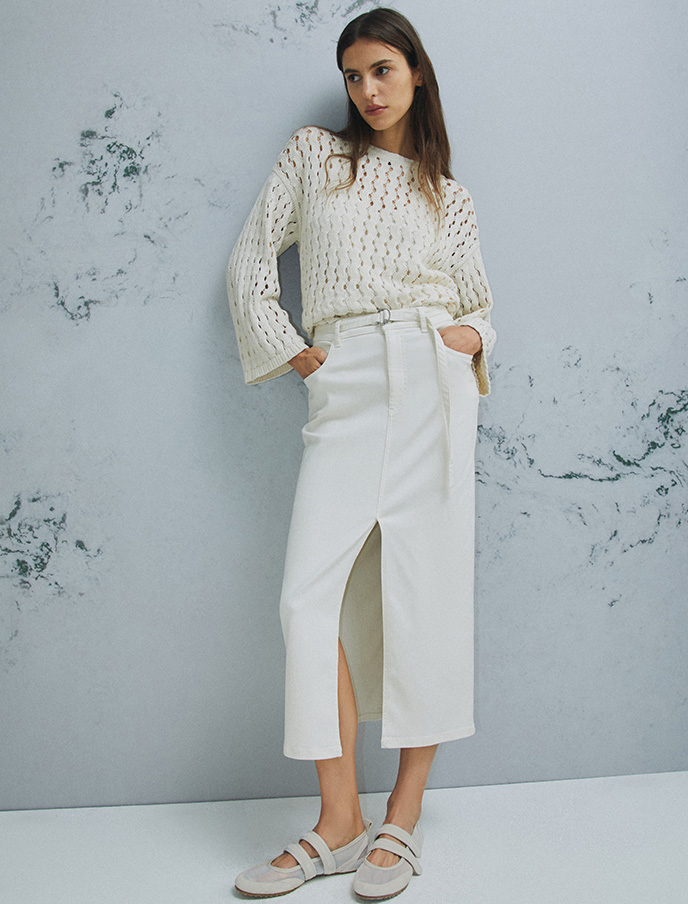 Carousel Monochrome 8 - Marella